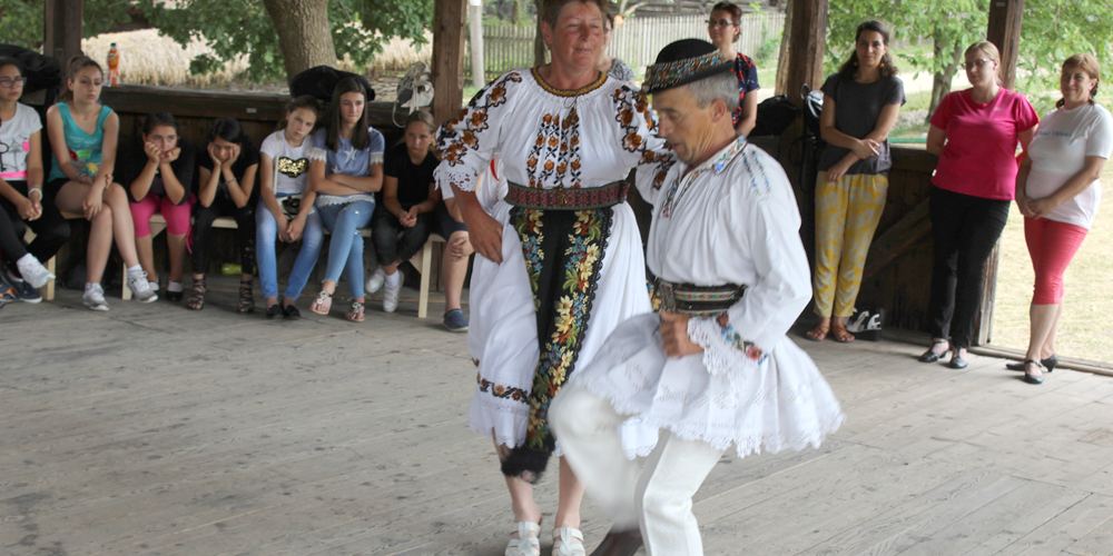 Dans popular din zona Bistriței